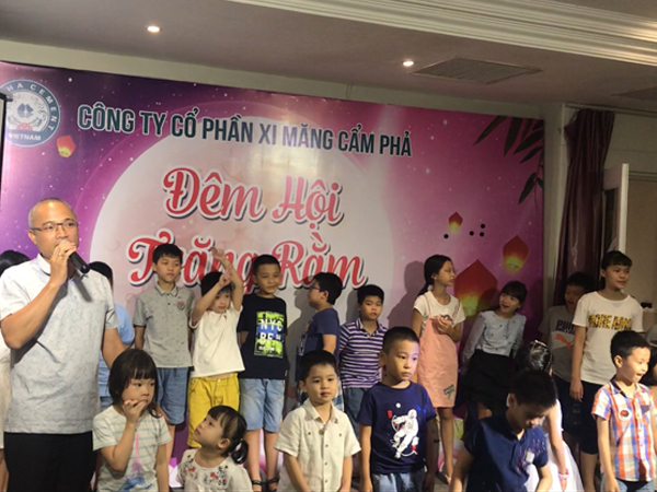Xi măng Cẩm Phả tổ chức trung thu " Đêm hội trăng rằm" cho con em CBCNV tại Hà Nội