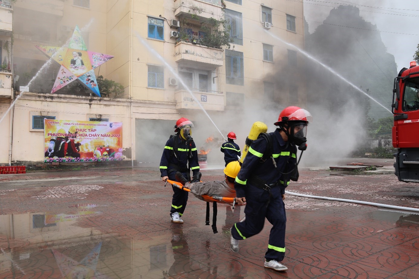 Xi măng Cẩm Phả tổ chức tuyên truyền, thực tập phương án chữa cháy năm 2022