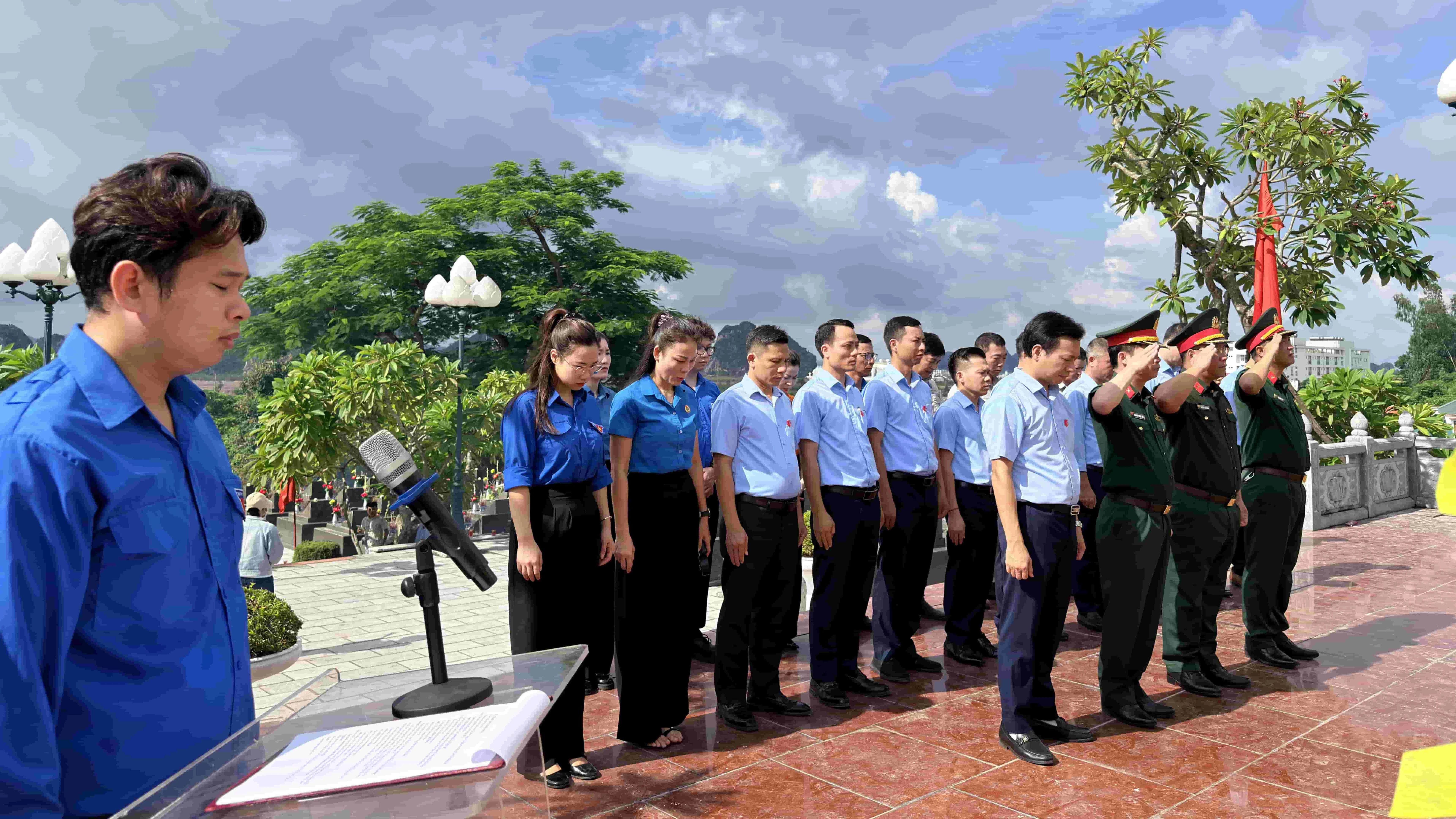 Xi măng Cẩm Phả tổ chức chuỗi hoạt động tri ân nhân kỷ niệm 79 năm Ngày Thương binh - Liệt sĩ