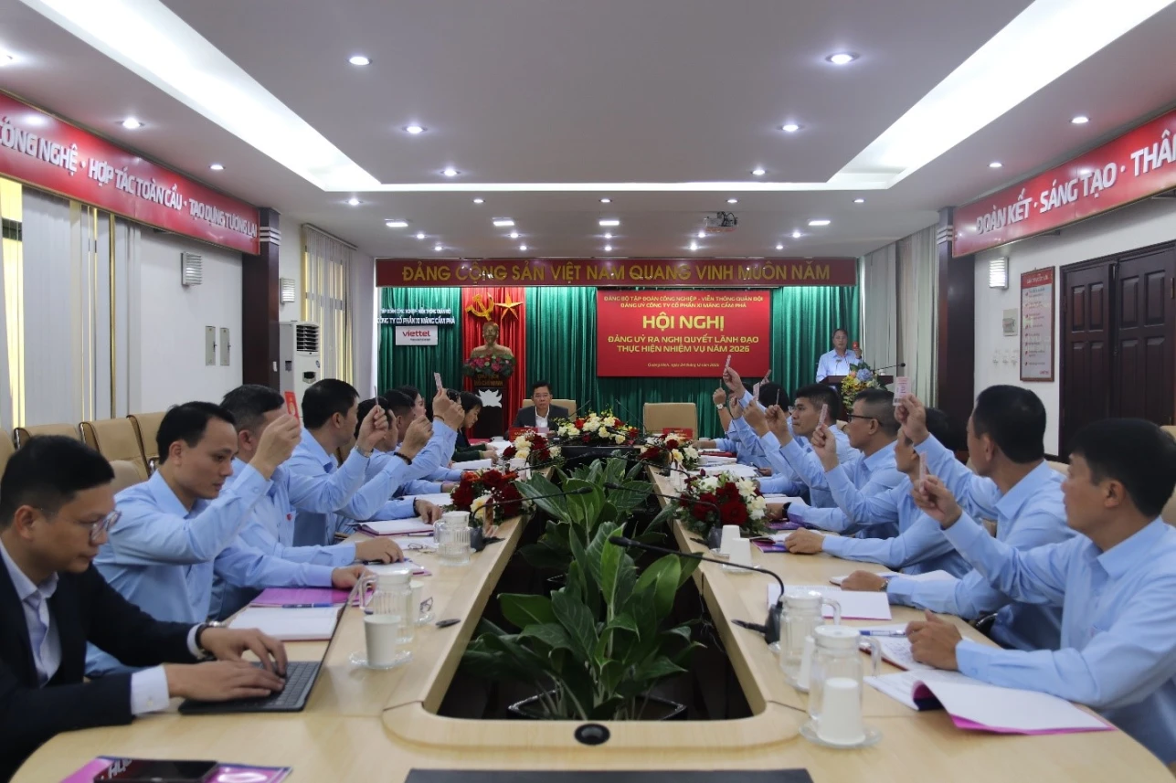 Xi măng Cẩm Phả: Tổ chức Hội nghị Đảng ủy và Hội nghị quân chính, thống nhất mục tiêu thực hiện nhiệm vụ năm 2026