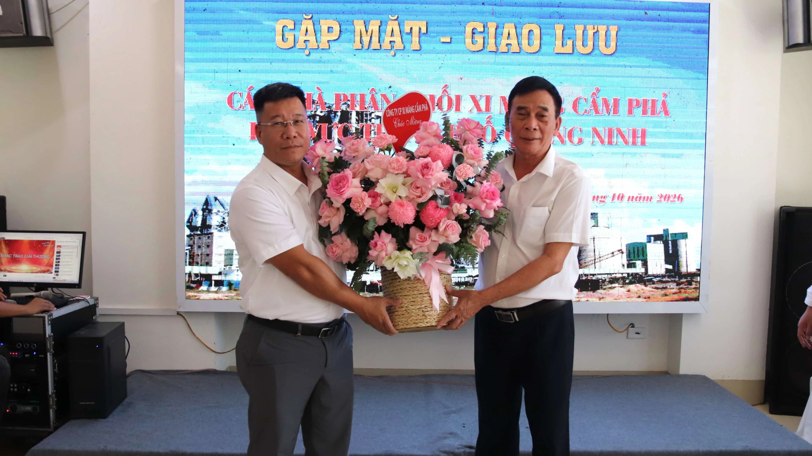 Xi măng Cẩm Phả gặp mặt, gắn kết cùng các nhà phân phối Quảng Ninh và Lạng Sơn